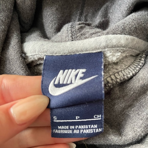 Nike sweatshirt - Picture 3 of 3
